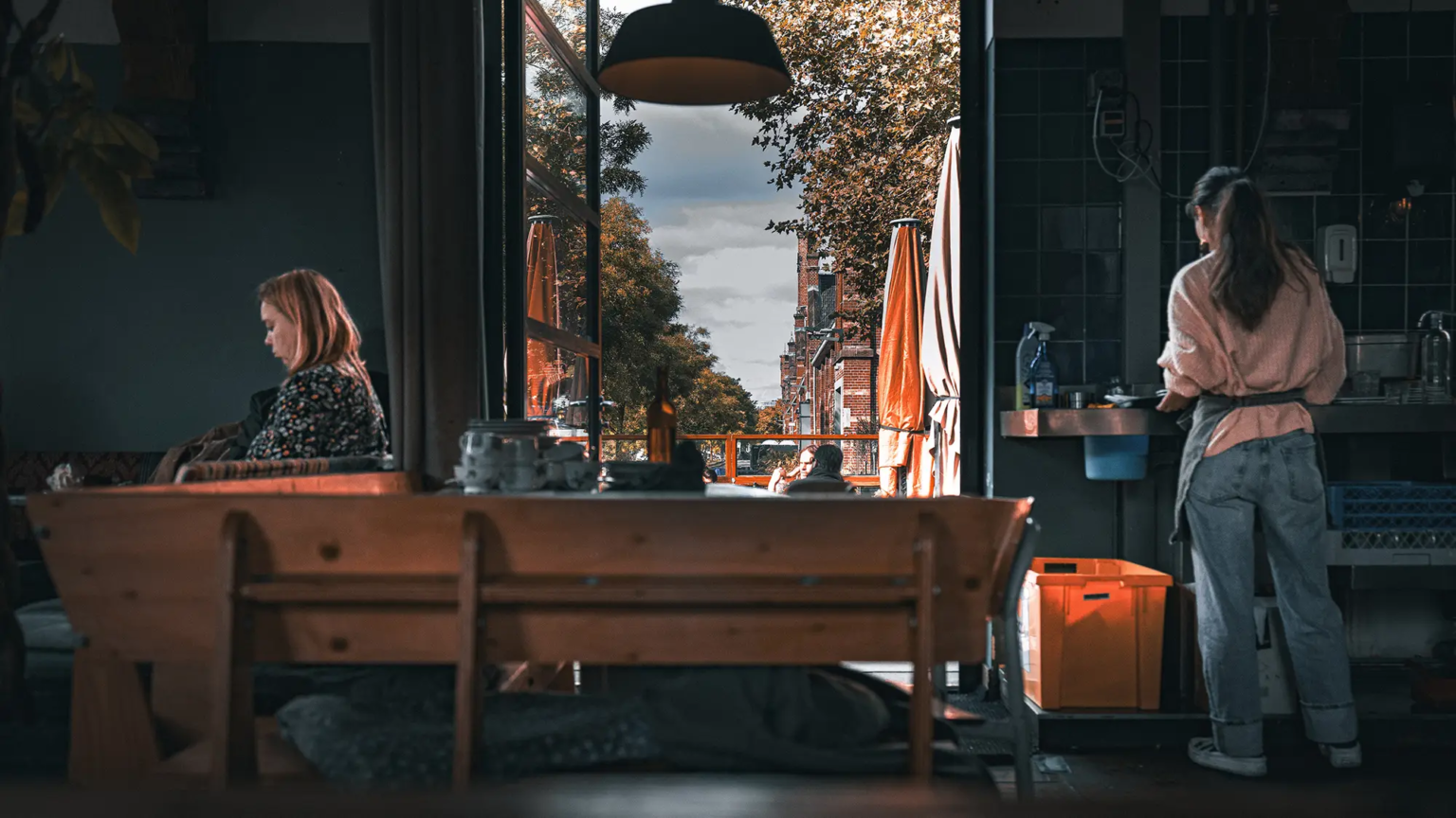 Restaurant van binnen naar buiten, Ted van de Meulenhof kopie
