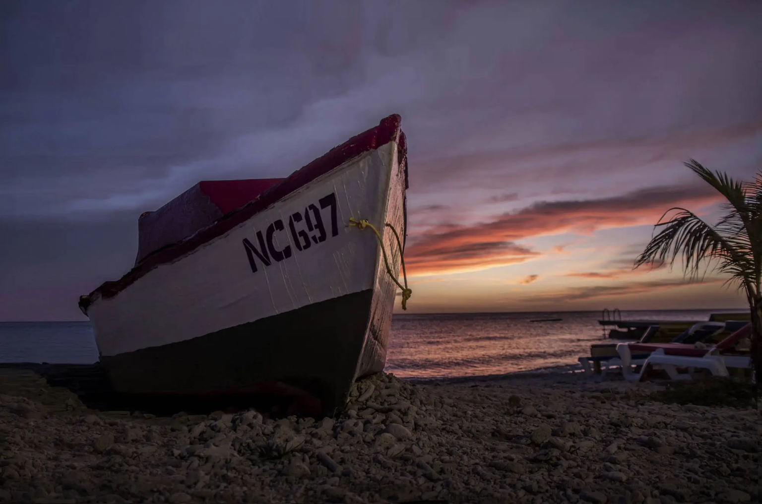 Vissersboot op het strand, Alphons de Visscher